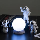 Conjunto Astronautas + Luminária Decoração Estátuas